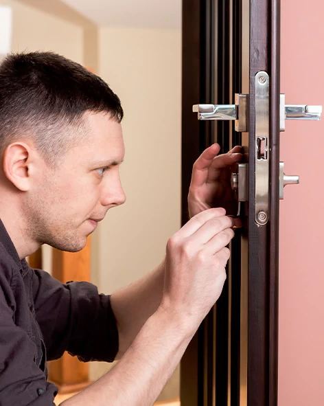 : Professional Locksmith For Commercial And Residential Locksmith Services in Bonadelle Ranchos-Madera Ranchos, CA